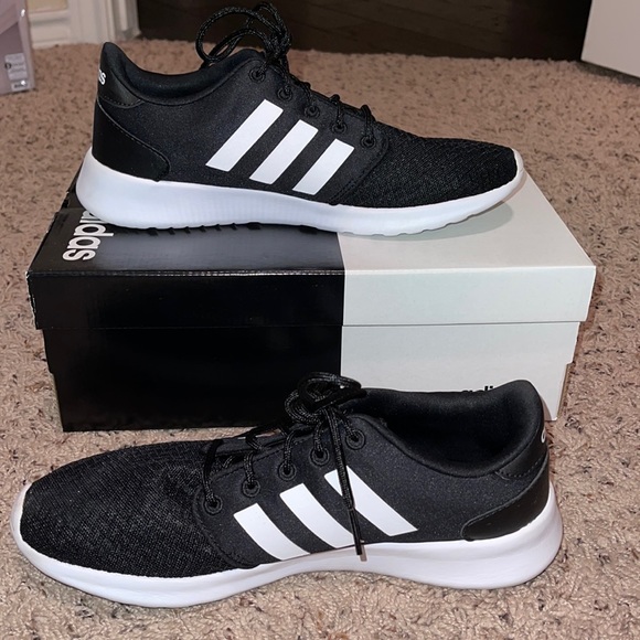adidas Shoes - Womens Adidas QT Racer size 8.5